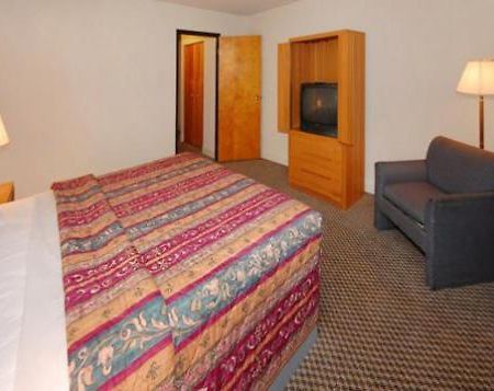 Clarion Hotel & Convention Center Atlantic City West Egg Harbor Township Room photo